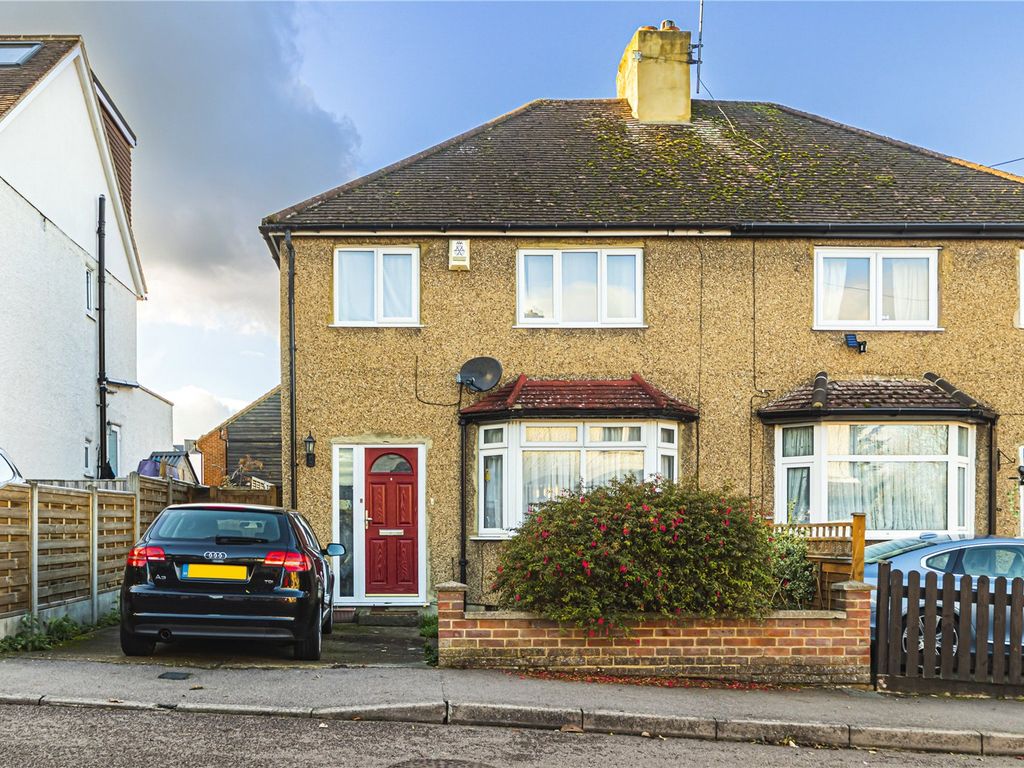 3 bed semidetached house for sale in Stratford Way, Hemel Hempstead