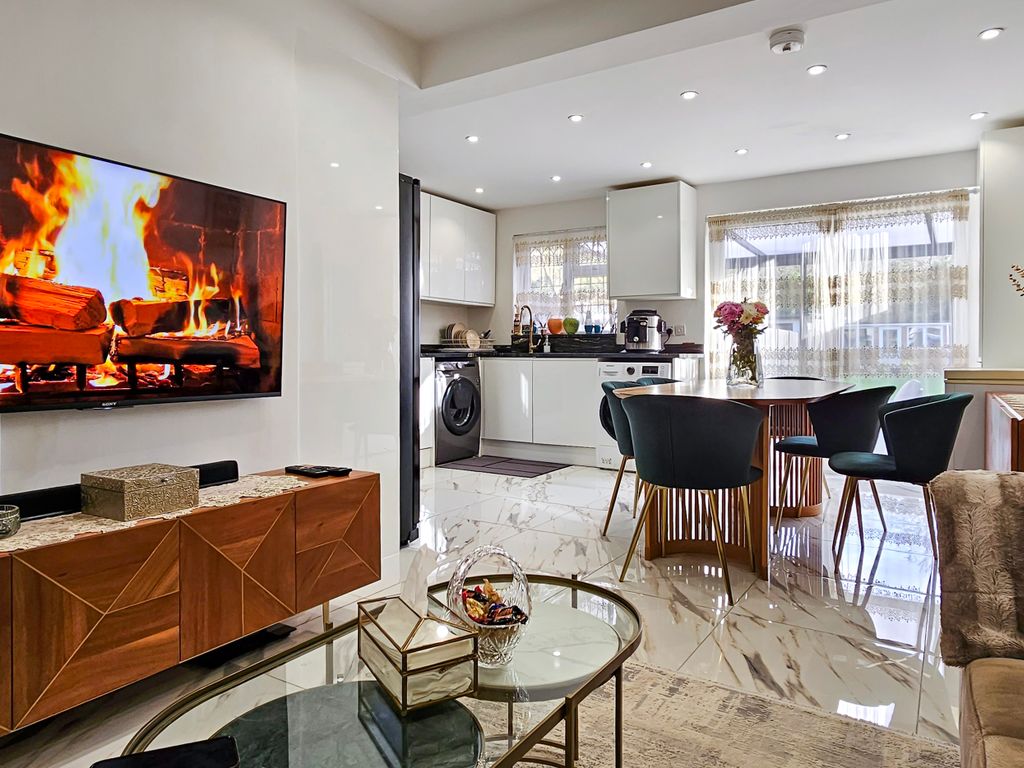 4 bed end terrace house for sale in Robin Hood Way, Greenford UB6, £