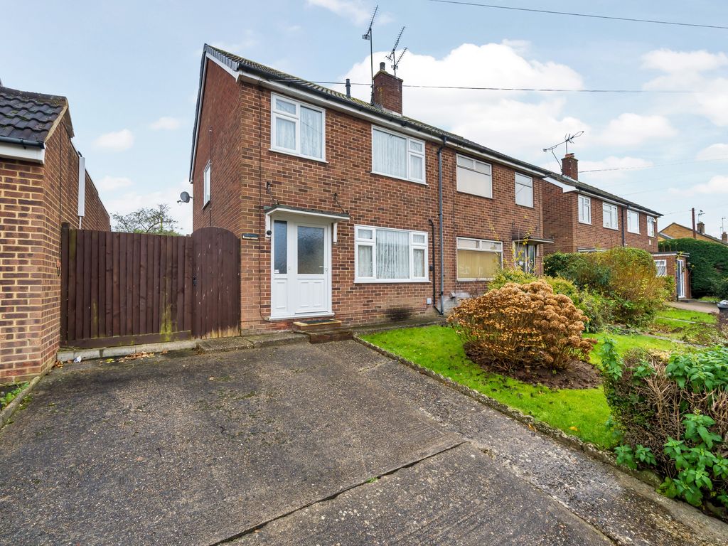 3 bed semidetached house for sale in Meadgate Avenue, Great Baddow