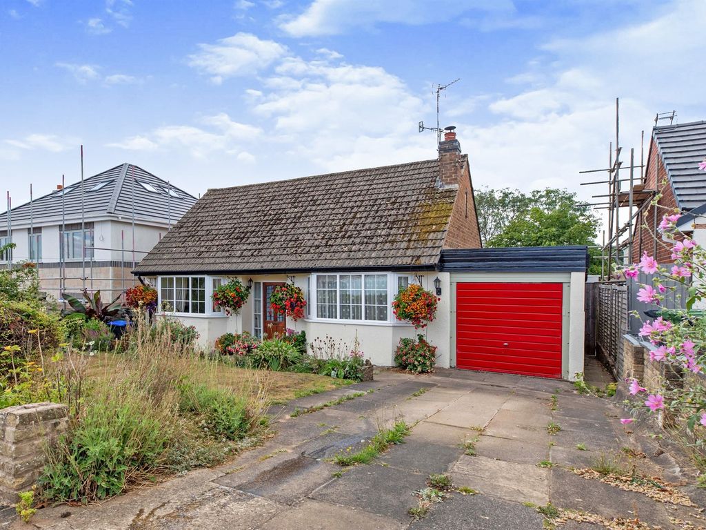 2 bed detached bungalow for sale in Inchbrook Road, Kenilworth CV8 Zoopla