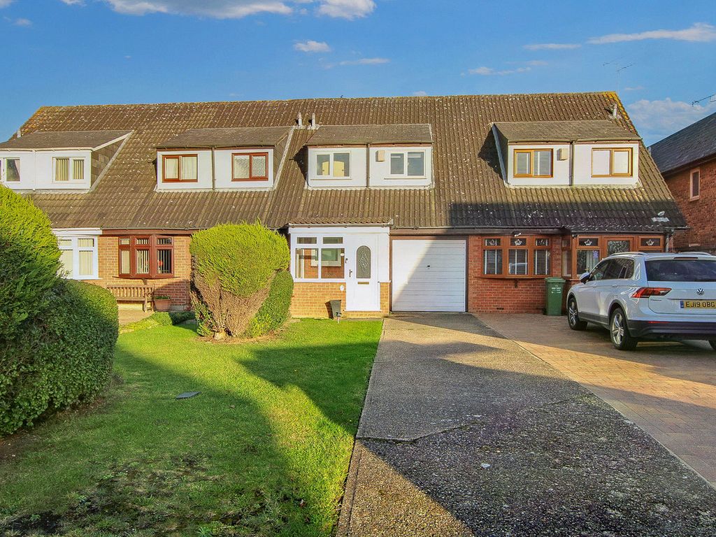 3 bed terraced house for sale in Riffams Drive, Basildon SS13, £365,000
