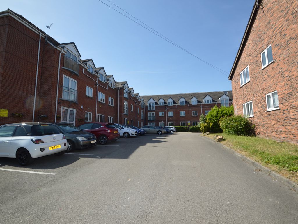 2 bed flat to rent in Little Moss Court, Little Moss Lane, Swinton M27