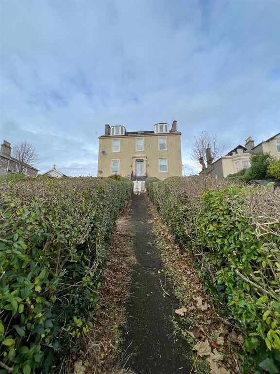 3 bed flat for sale in Bute Terrace, Millport, Isle Of Cumbrae KA28, £