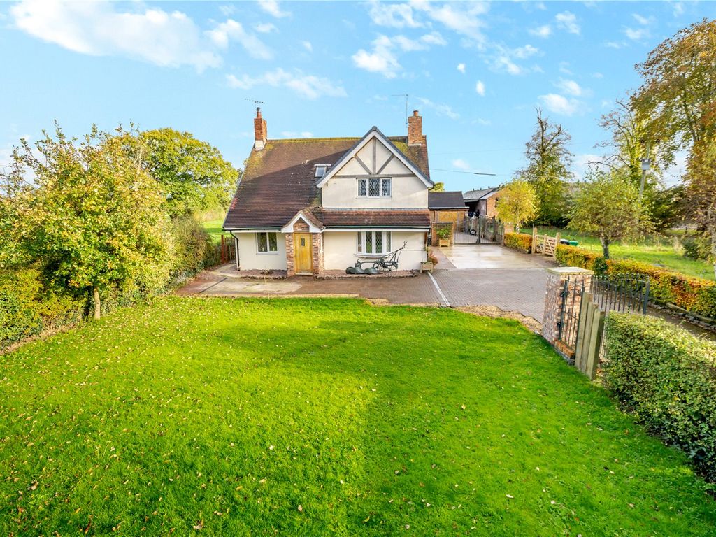 3 bed detached house for sale in Nantwich Road, Minshull Vernon