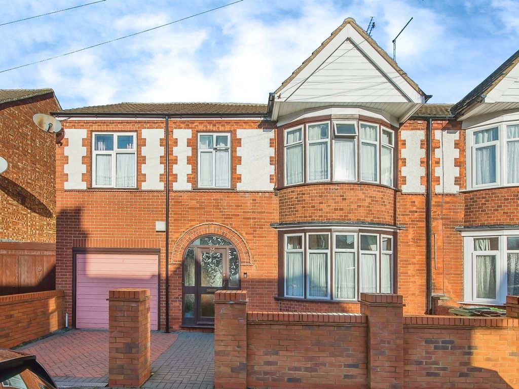 5 bed semidetached house for sale in Cecil Road, Peterborough PE1, £