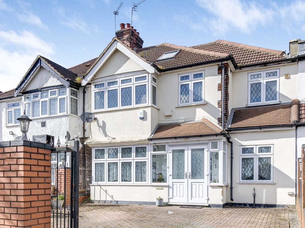 6 bed semidetached house for sale in Great West Road, Hounslow TW5, £