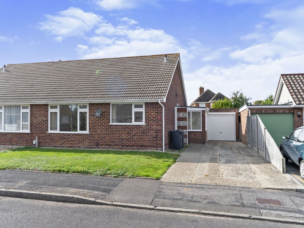 2 bed bungalow for sale in Lyndhurst Close, Hayling Island, Hampshire