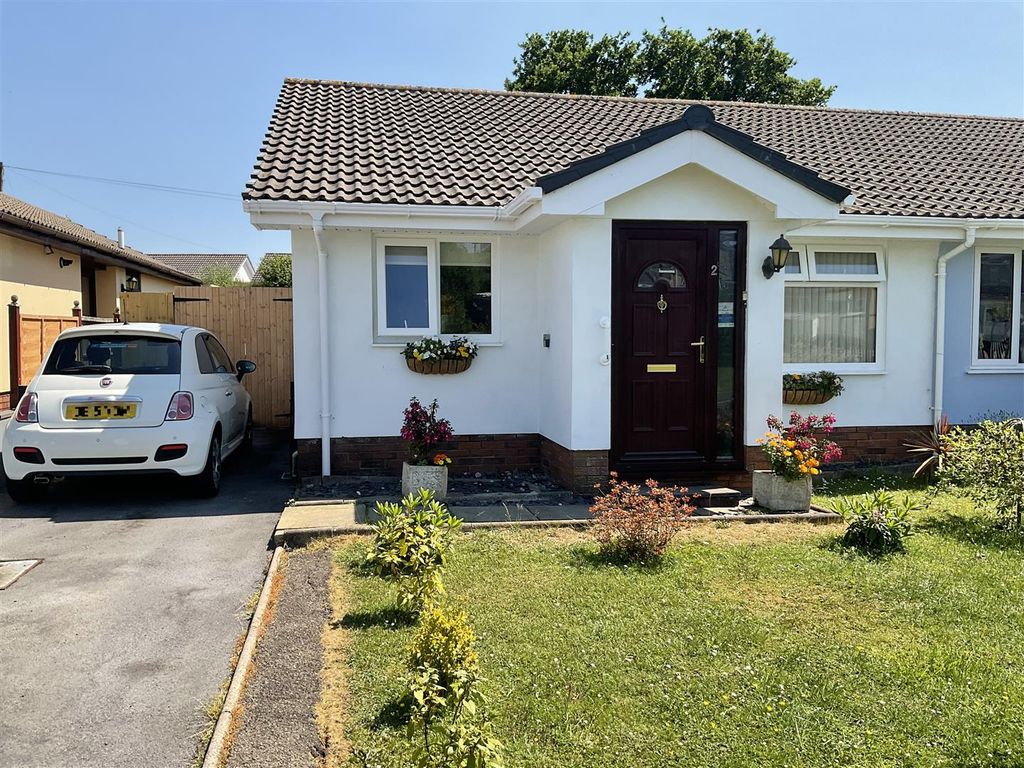 2 bed detached bungalow for sale in Brynglas, Penygroes, Llanelli SA14