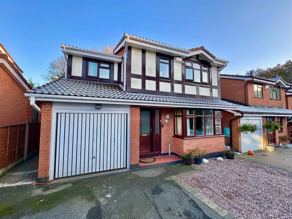 4 bed detached house for sale in Cooke Drive, Telford TF4, £290,000