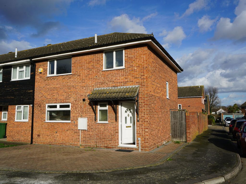 3 bed semidetached house for sale in Palmers Drive, Grays RM17, £