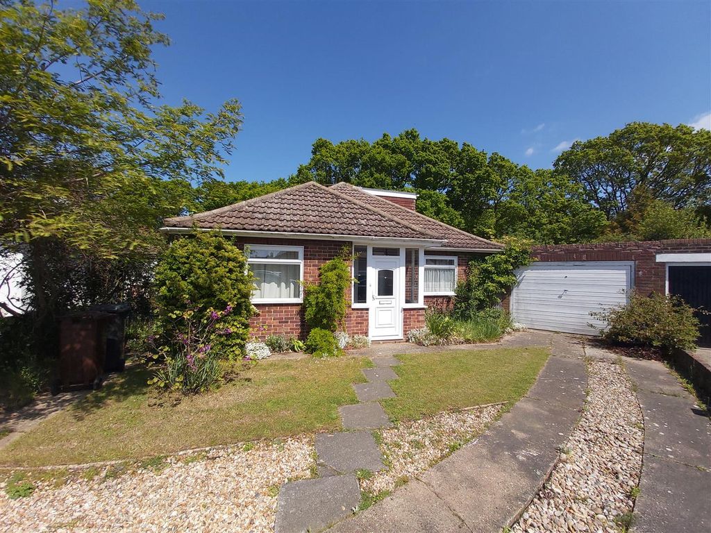 4 bed detached bungalow for sale in Gleneagles Drive, Ipswich IP4 Zoopla