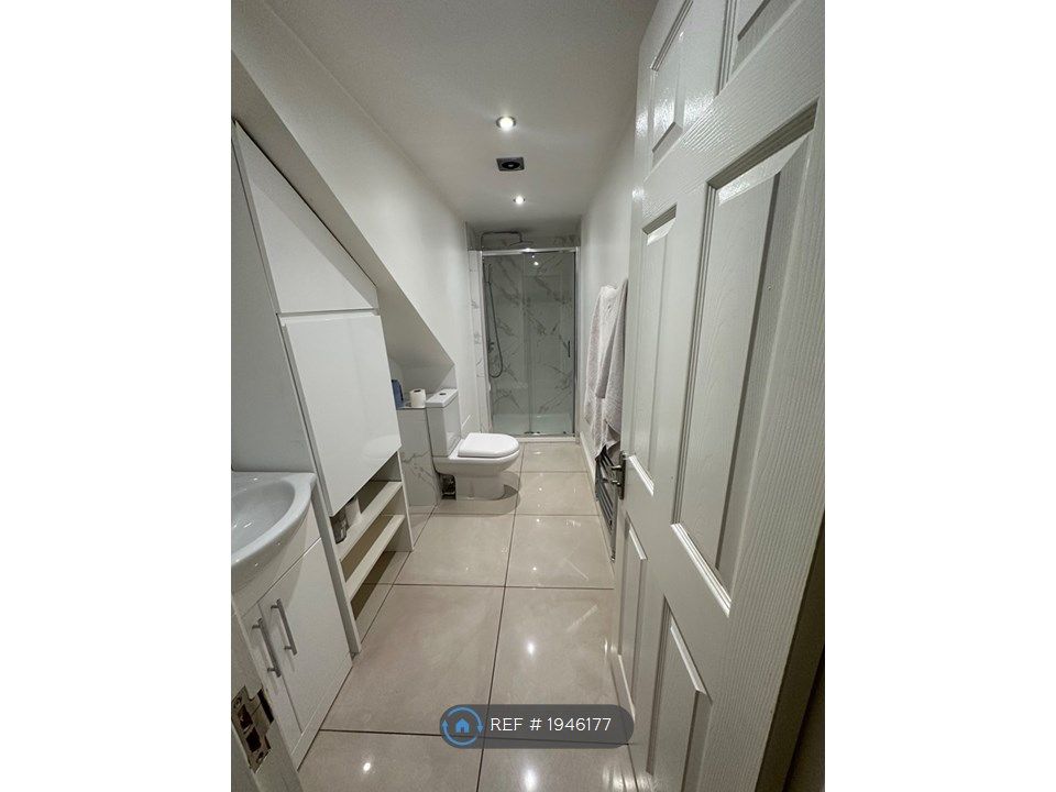 2 bed flat to rent in South Harrow Northolt Greenford, South Harrow