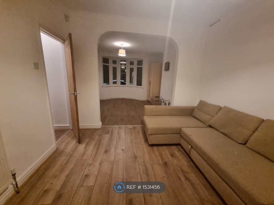 3 bed semidetached house to rent in Grange Road, Gravesend DA11 Zoopla