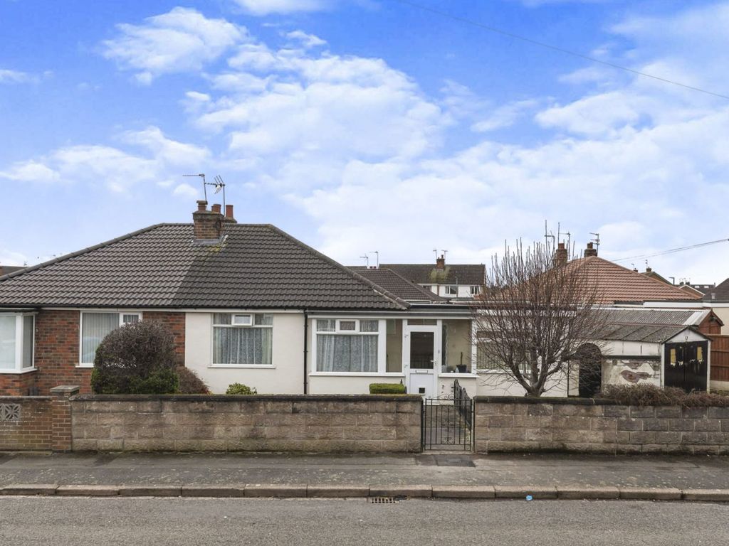 2 bed semi-detached bungalow for sale in wyvern avenue, nottingham ng10