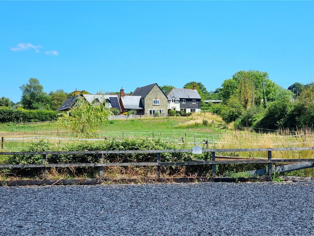 4 bed linkdetached house for sale in Calves Lane, Shaftesbury, Dorset