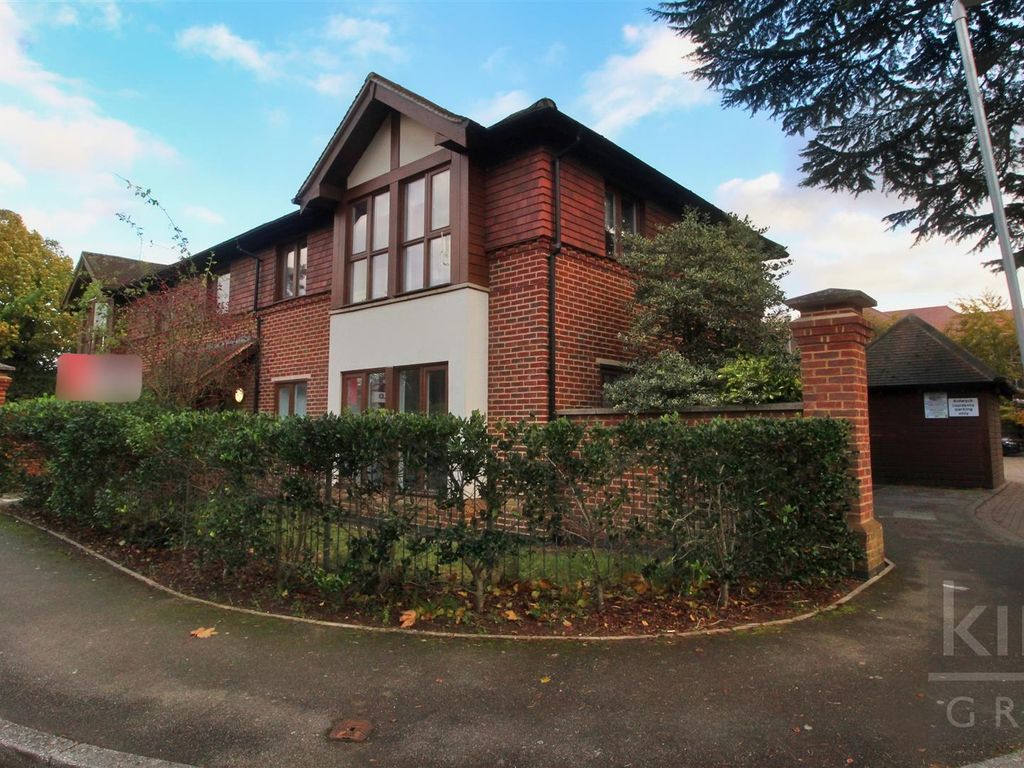2 bed flat for sale in Ashbourne Gardens, Hertford SG13, £193,800 Zoopla
