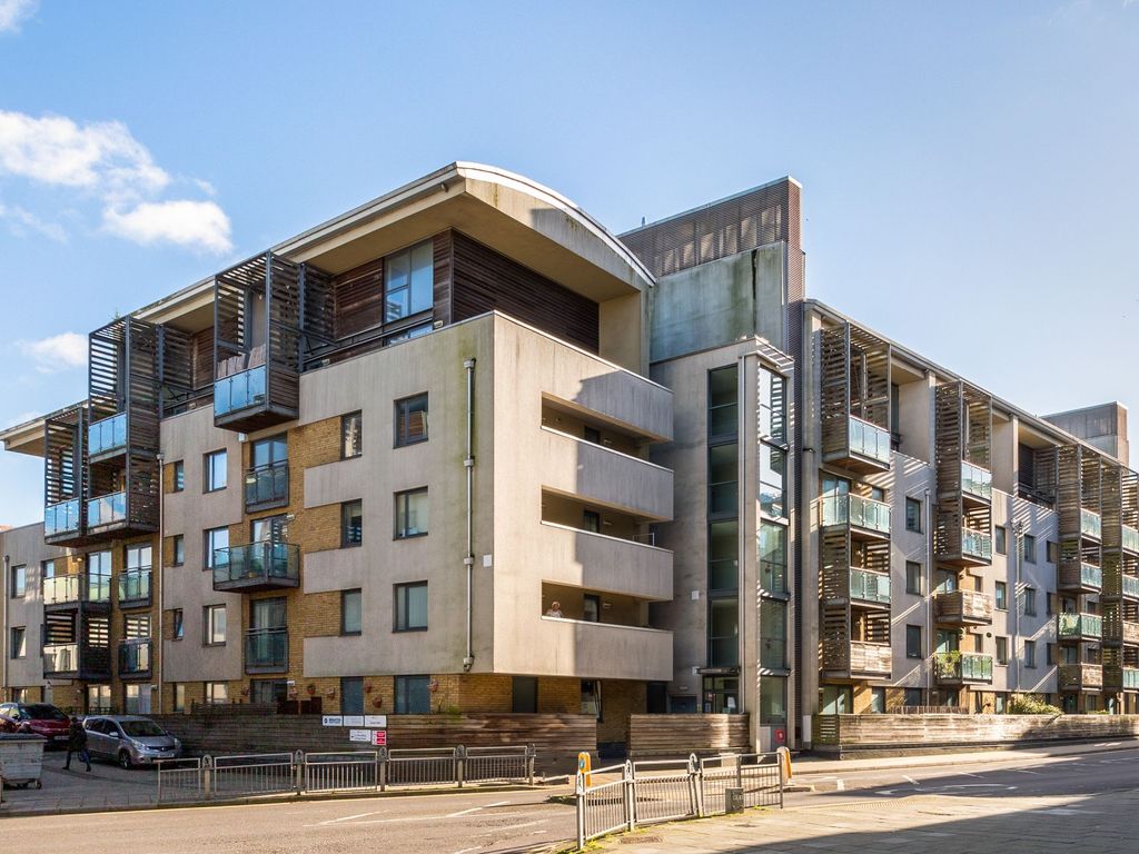 3 bed flat for sale in Fleet Street, Brighton BN1, £425,000 Zoopla