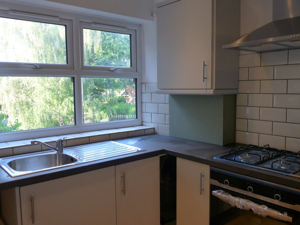 2 bed flat to rent in Howden Way, Wakefield WF1, £575 pcm Zoopla