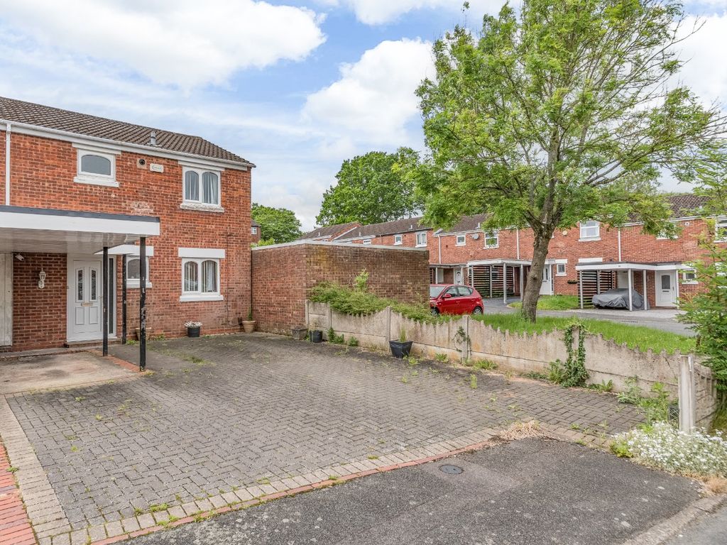 3 bed end terrace house for sale in Mainstone Close, Winyates West