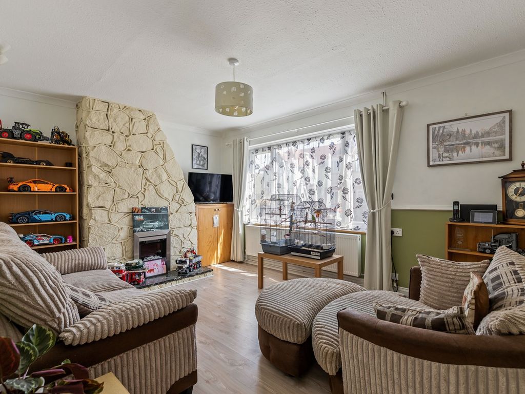 3 bed semidetached house for sale in The Close, Lydden, Dover CT15