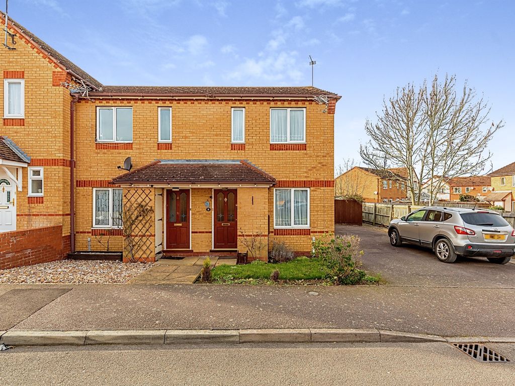 2 bed semidetached house for sale in Clover Drive, Rushden NN10 Zoopla