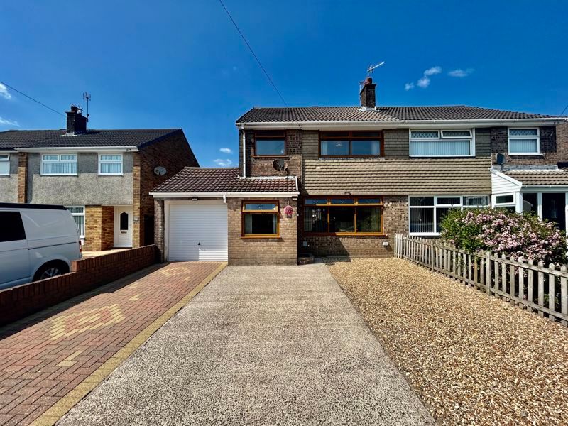 3 bed semidetached house for sale in Castleford Close, Gwaun Miskin CF38 Zoopla