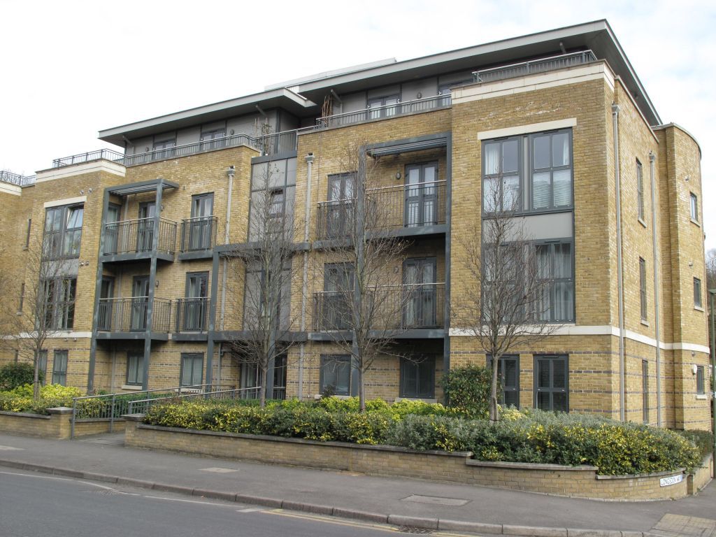 2 bed flat for sale in Godstone Road, Caterham CR3, £315,000 Zoopla