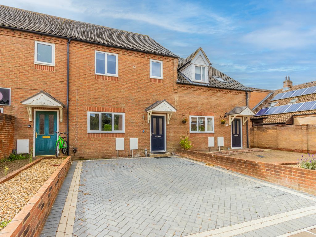 3 bed terraced house for sale in Middleton Crescent, New Costessey