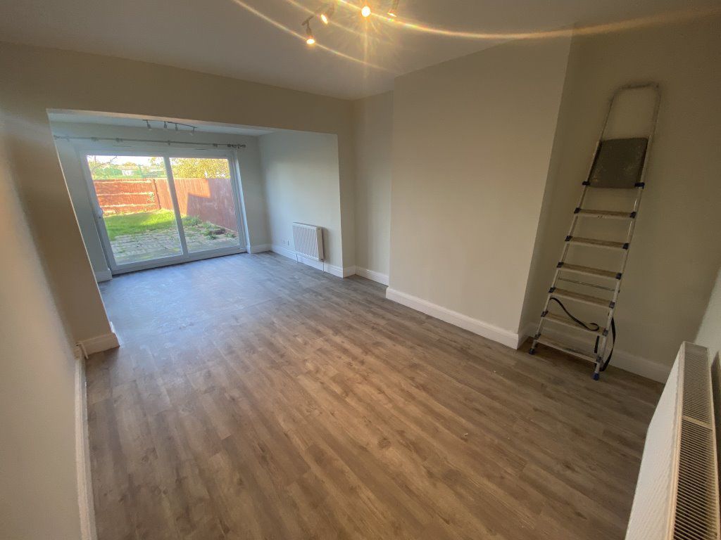Room to rent in Couple RoomThorpe Park Rd, Peterborough PE3, £850 pcm