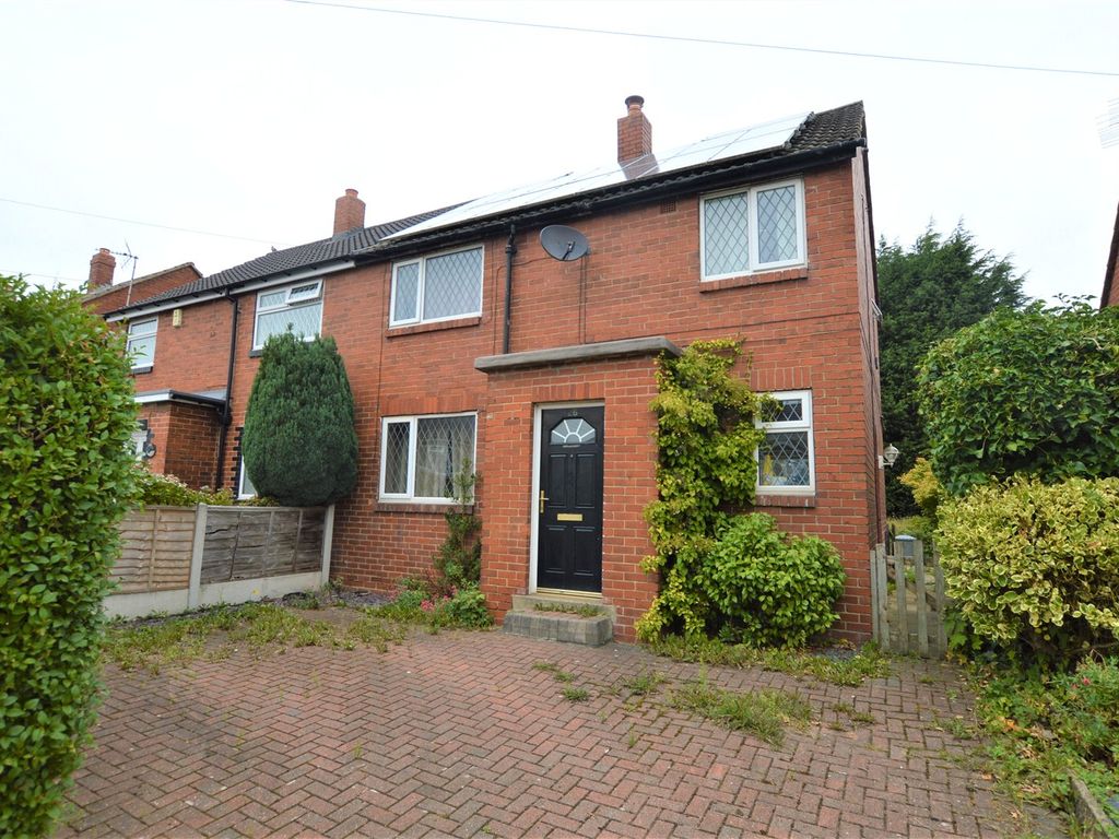 3 bed semidetached house for sale in Albany Road, Rothwell, Leeds