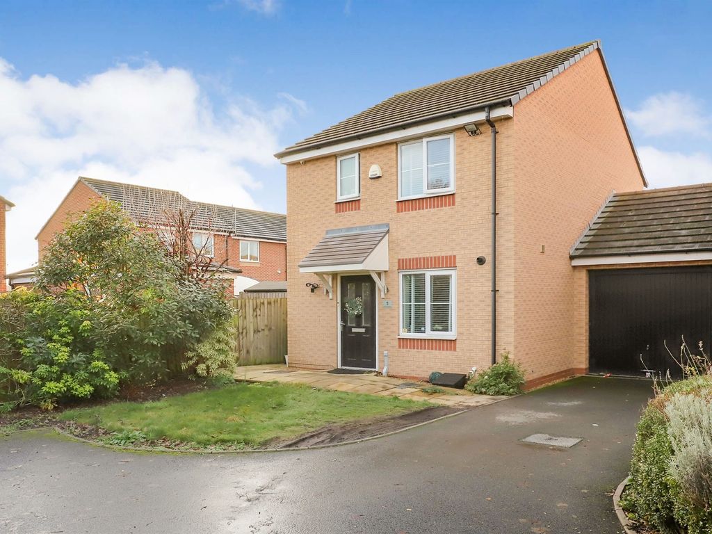 3 bed detached house for sale in Jennie Lee Avenue, Wednesfield