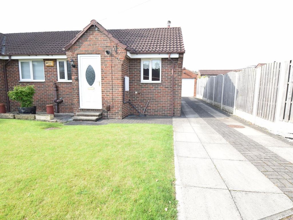 2 bed semidetached bungalow to rent in Whitehall Rise, Wakefield WF1, £895 pcm Zoopla