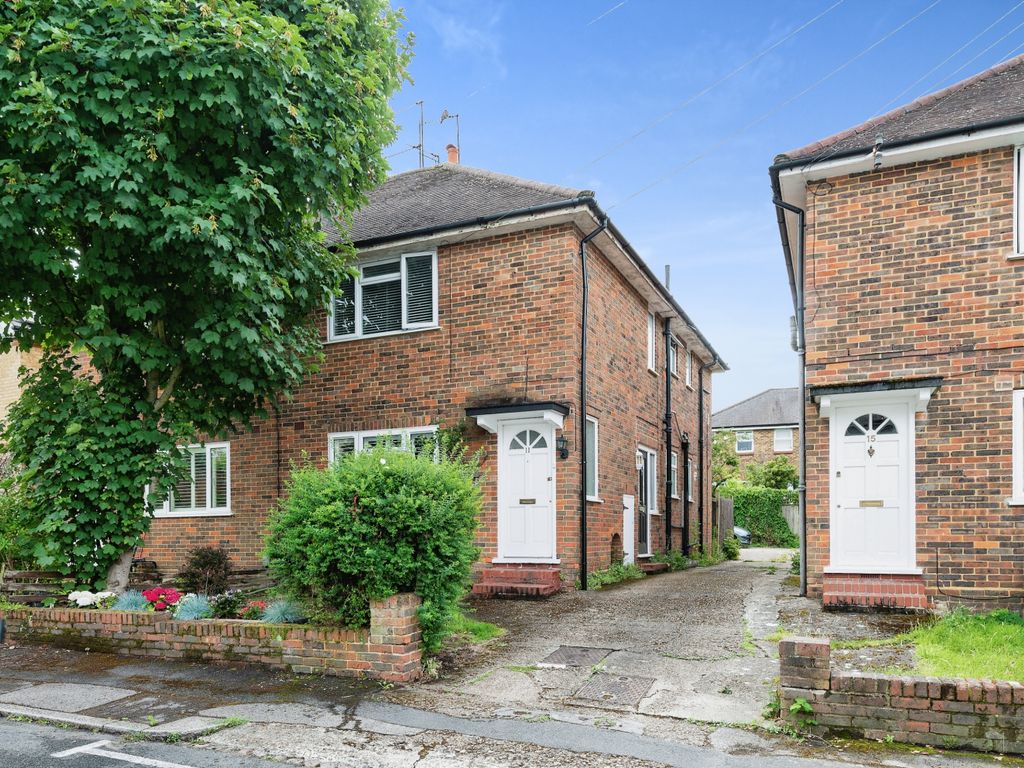 1 bed flat for sale in Wolsey Grove, Esher, Surrey KT10 Zoopla