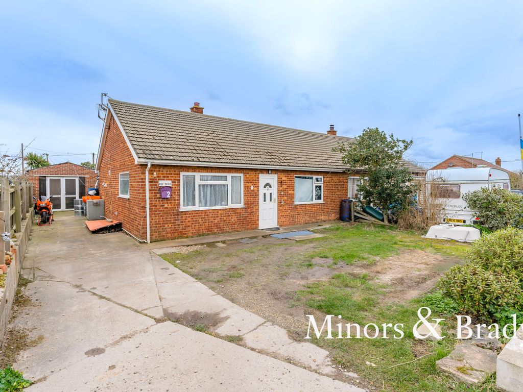 2 bed semidetached bungalow for sale in Sunset Walk, Bush Estate