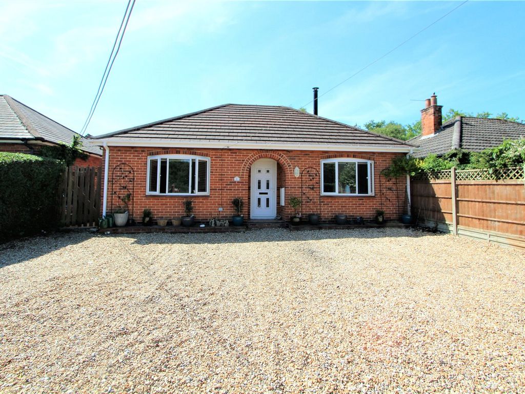 3 bed bungalow for sale in Winchester Road, Stroud, Petersfield