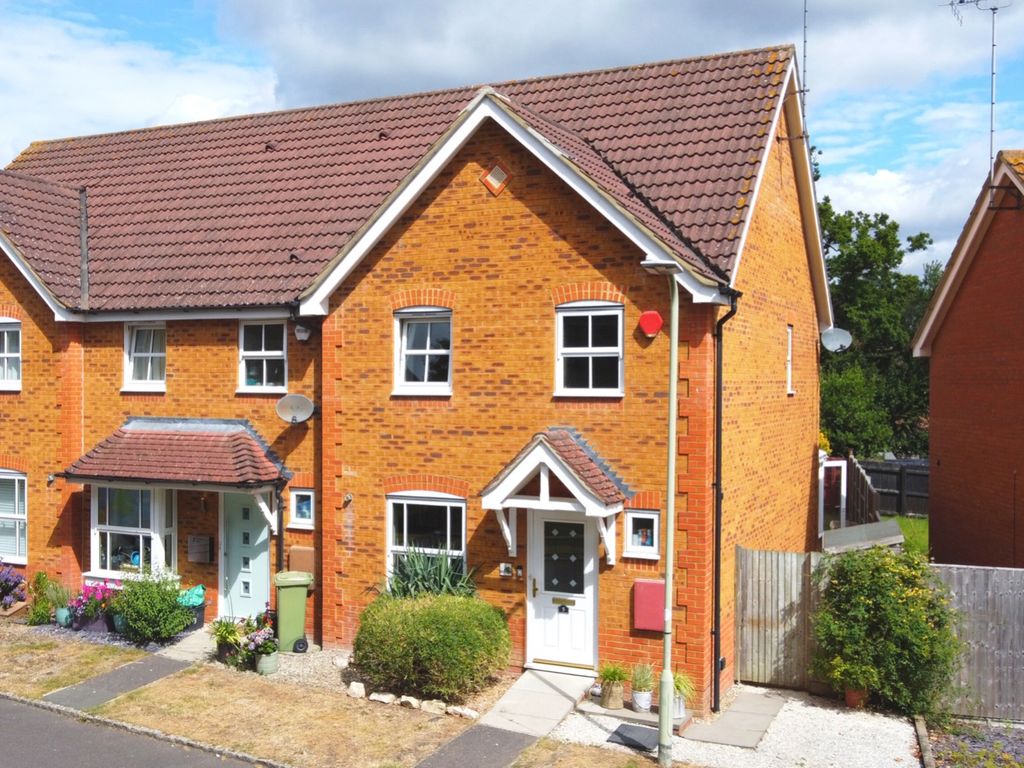 3 bed end terrace house for sale in Attwood Drive, Arborfield, Reading, Berkshire RG2 Zoopla