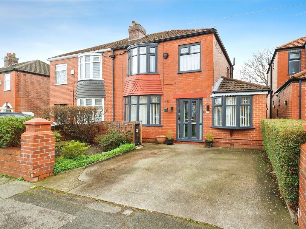 4 bed semidetached house for sale in Broadstone Road, Heaton Chapel