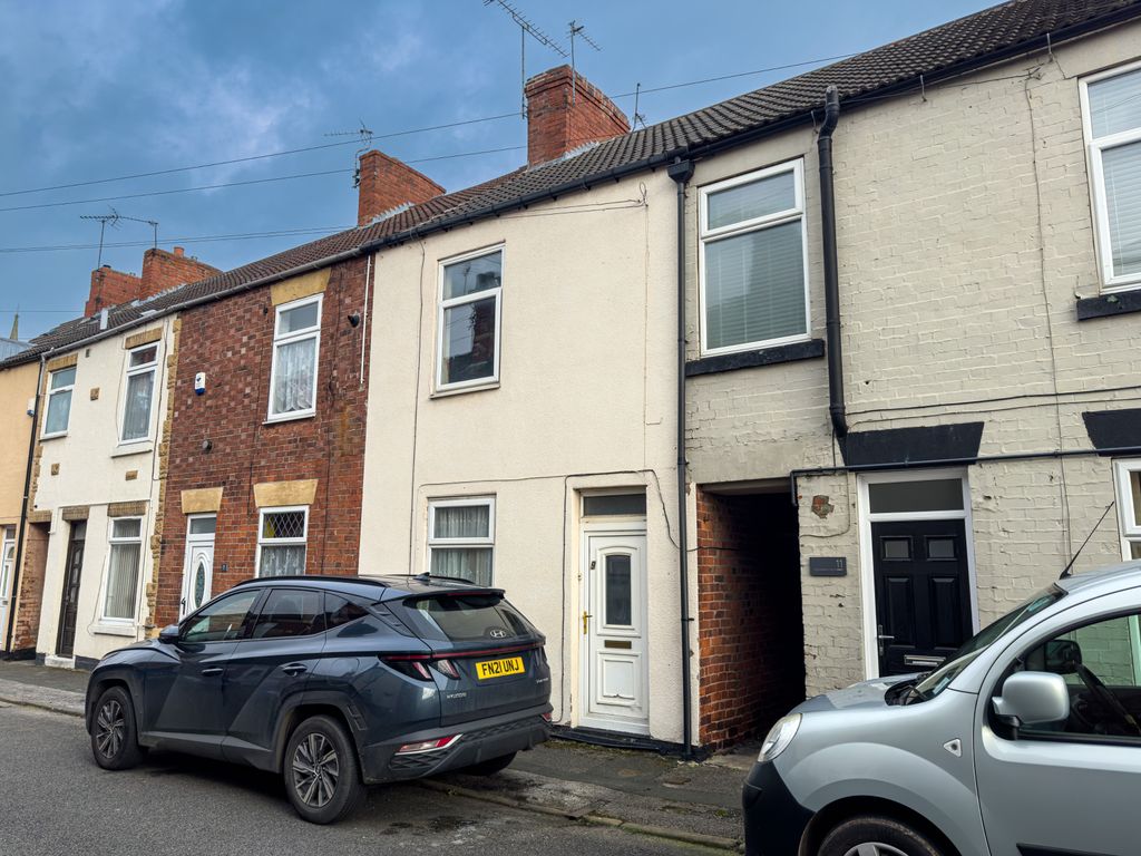 3 bed terraced house for sale in Frederick Street, Worksop S80, £75,000