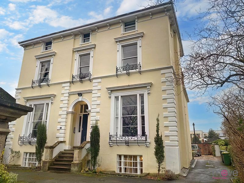 1 bed flat for sale in Pittville Crescent, Cheltenham GL52, £225,000
