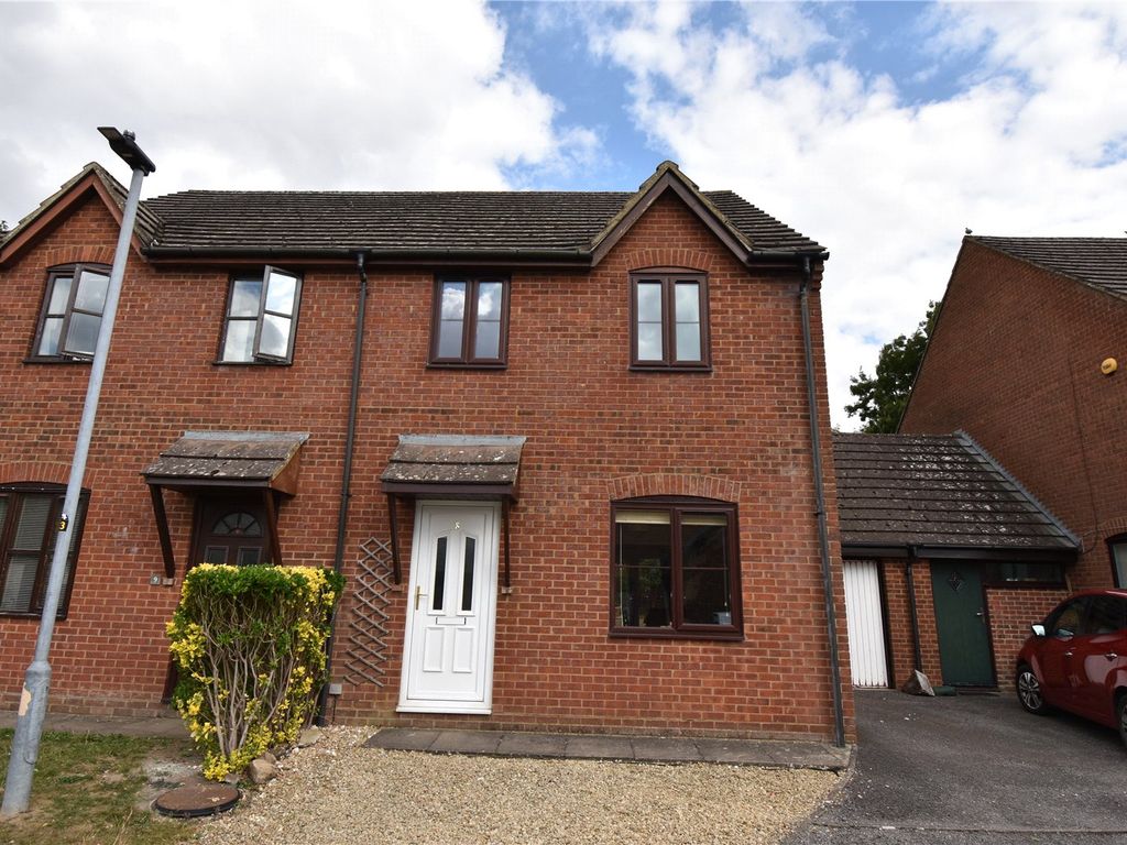 3 bed linkdetached house for sale in St. Close, Ogbourne St