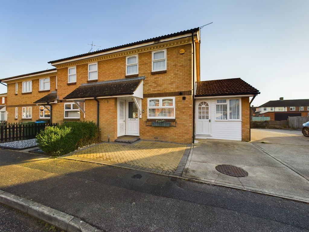 3 bed end terrace house for sale in Parker Walk, Savernake, Aylesbury HP19 Zoopla