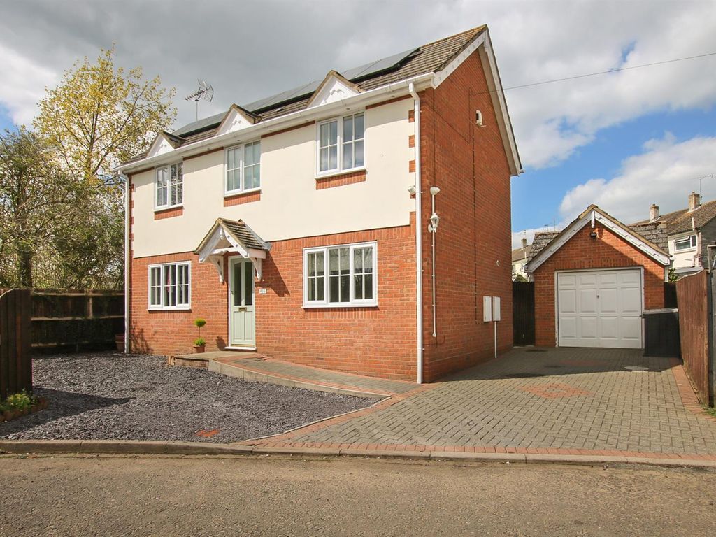 3 bed detached house for sale in Haddington Way, Aylesbury HP20 Zoopla