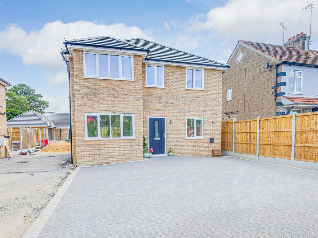 New home, 3 bed detached house for sale in Arterial Road, Rayleigh SS6