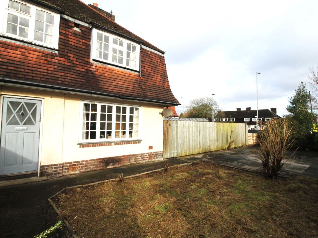 3 bed semidetached house for sale in Shevington Gardens, Manchester