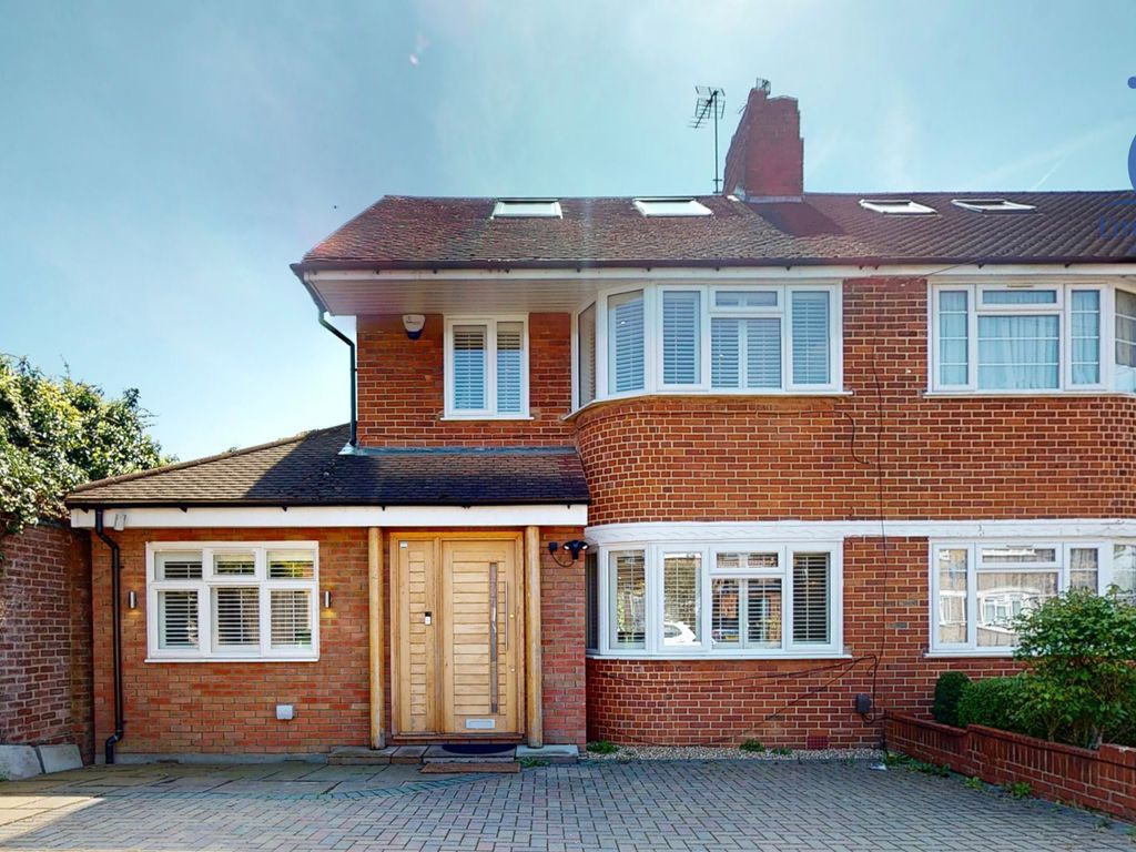 3 bed semidetached house for sale in Wychwood Close, Edgware HA8 Zoopla