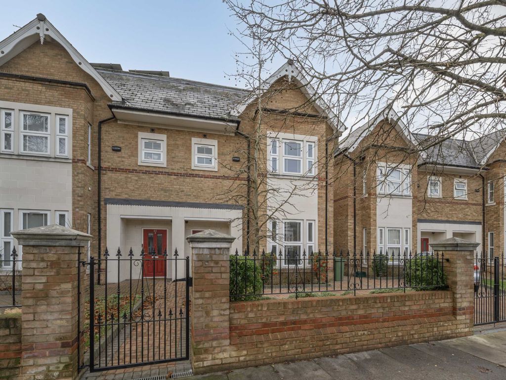 5 bed semidetached house for sale in Rosemont Road, London W3, £