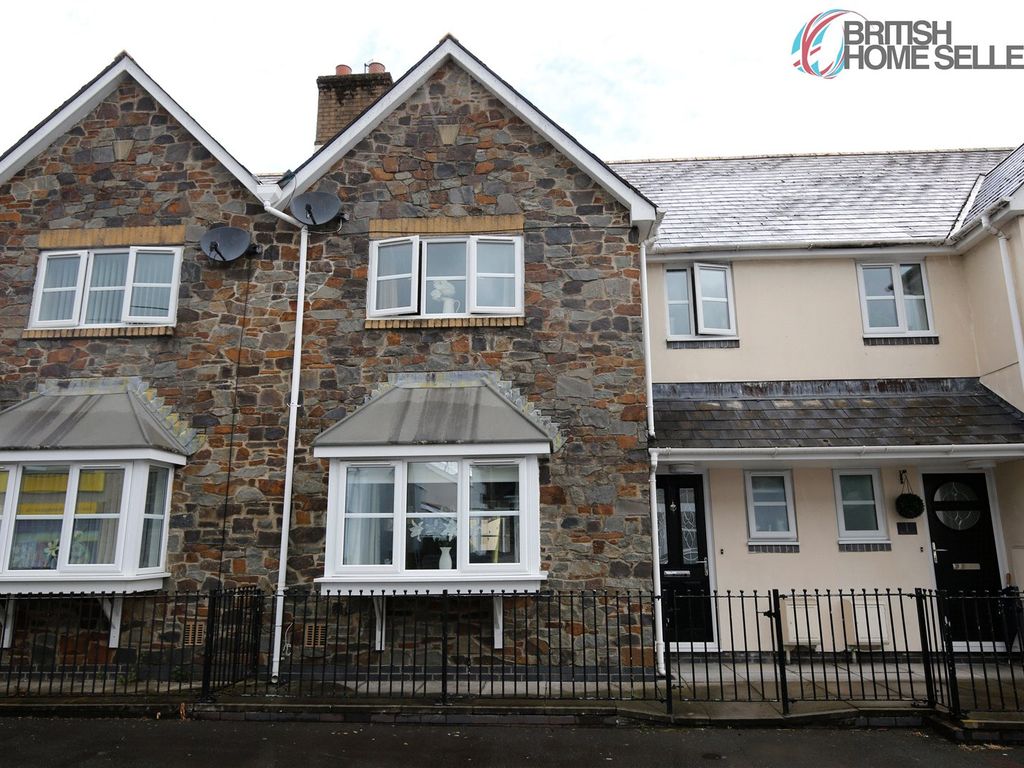 4 bed terraced house for sale in Alexander Court, Abercanaid, Merthyr