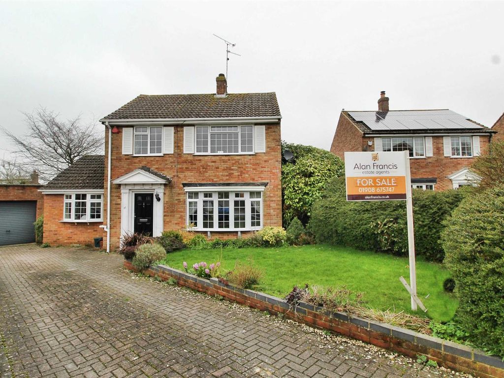 4 bed detached house to rent in School Drive, Newton Longville, Milton