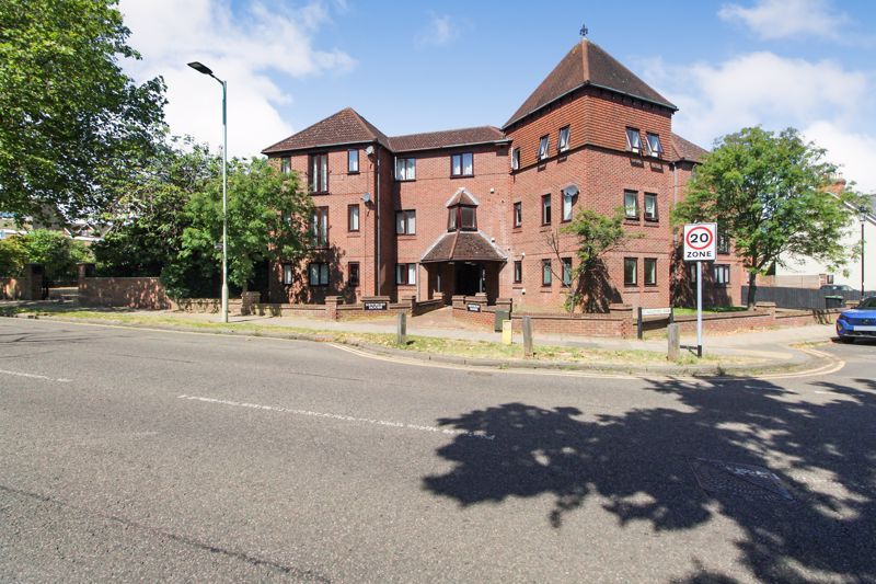2 bed flat for sale in Kimbolton Road, Bedford MK40, £185,000 Zoopla