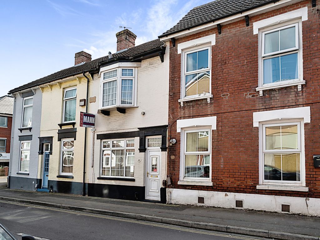 2 bed terraced house for sale in Magdala Road, Cosham, Portsmouth